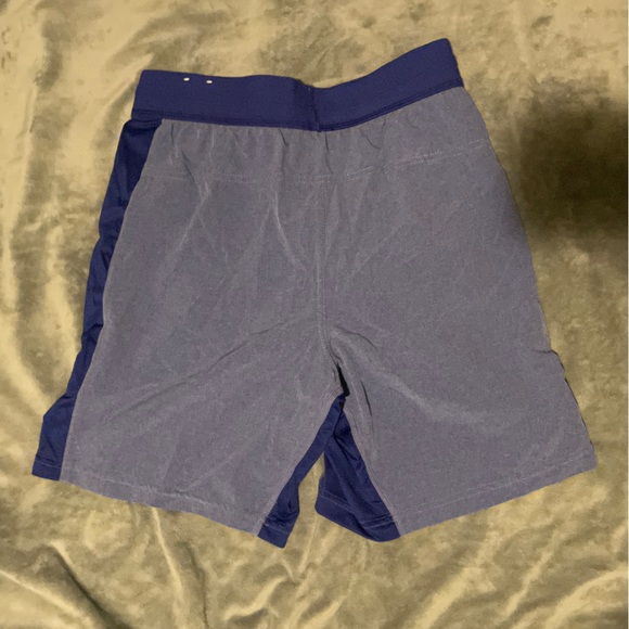 Nike Running / Yoga Shorts - Picture 2 of 3